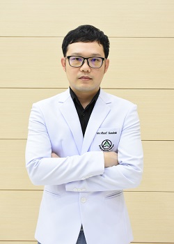 นพ.หรินทร์ อัมพรโชติ  (ว.40679)